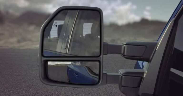 How to Adjust U-Haul Mirrors for Safe Driving