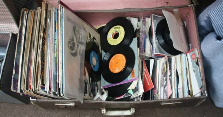 How to Pack Vinyl Records for Moving